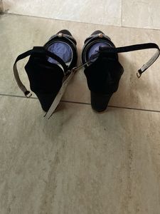 Clog London Casual Shoes