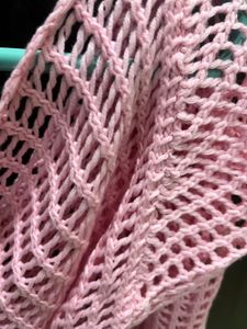 PINK CROCHET  CROP TOP (newme)