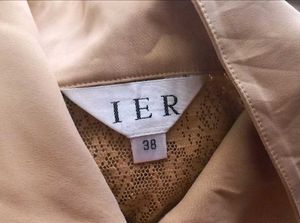 FITTED BUTTON UP BEIGE/BROWN SHIRT
