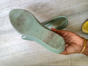 Almost New Footwear (Pista Colour)