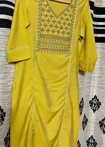 Embroidered Straight Kurta