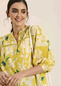 Woman&#39;s Casual Rayon Floral Print Top