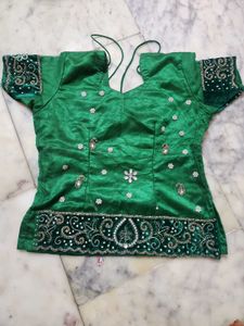 fully 💚 Green lehenga choli 🥻