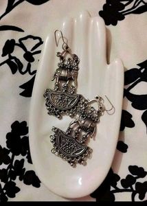 Set Of 2 Vintage Earrings