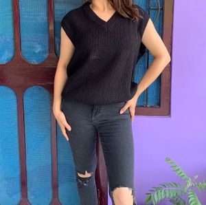 Black Sweater Vest 🖤