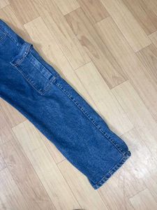 Kotty Straigt-fit Cargo Jeans.