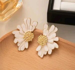 Daisy Flower Earrings
