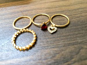 Gold Rings - Set of 4