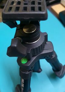 Compact DSLR camera stand