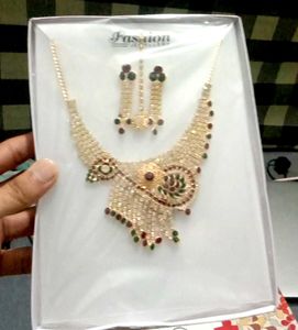 Sparkling Necklace &amp; Earring Set