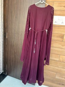 Elegant Burgundy Maxi Dress