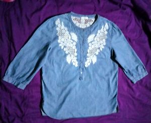 Soft Denim Embodeiry Top