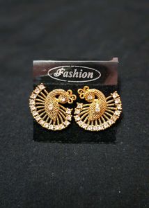 Beautiful peacock studs 🦚