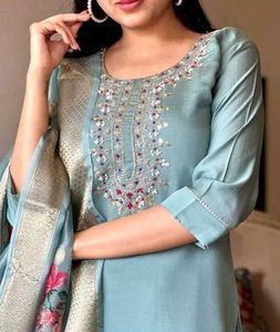 Elegant Embroidered kurta set