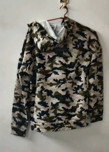 AN ARMY PRINT SWEATSHIRT BY DEAL JEANS