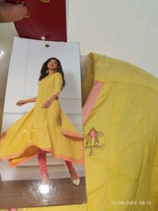 New Unsed Medium Size Avaasa Kurta