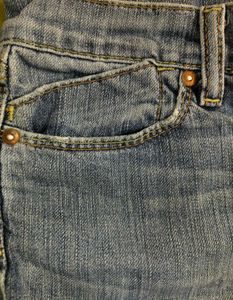 Old Navy&#34;The Flirt&#34;Mid-Rise DenimJeanShorts