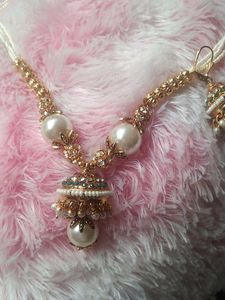 Pearl Set With Stone.