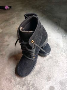 Three Pair Of Women Footwear Sandle, Bally , Boots