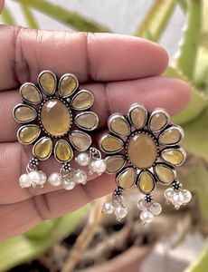 Beautiful Monalisa Stone Earring