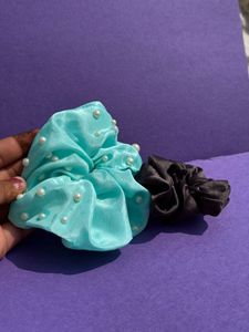 Beautiful Pearl Scrunchies