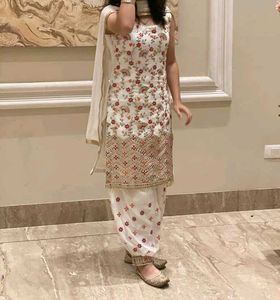 Floral Embroidered Salwar Kameez