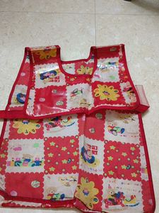 Kids&#39; Arts &amp; Crafts Apron + Floor Mat