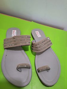 Beautiful Gray Flat Chappals