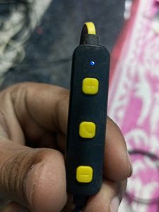 Wireless Headphones With Magnet 4h Charging Hours