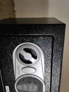 8.6 L Digital locker