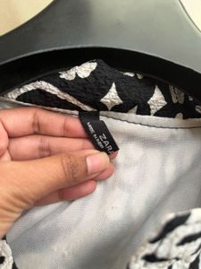 Zara Black &amp; White Print Sleeveless Top