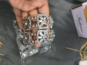 Beautiful Bangle Set