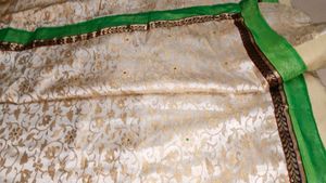 Green Border Dupatta