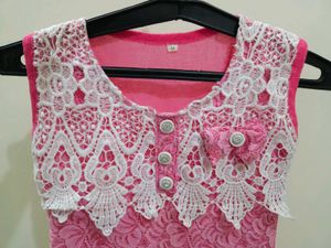 Cute Pink Lace Top! 🌸