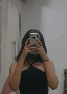 Women&#39;s Black Crop Fitted Top