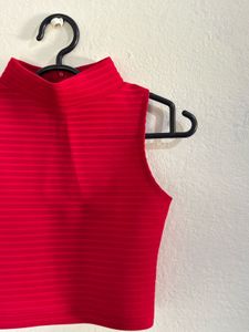 Chic Red Ribbed Sleeveless High-Neck Crop Top