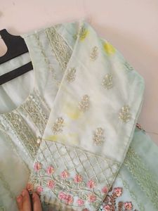 3Pc Beautiful Pakistani Kurta Set