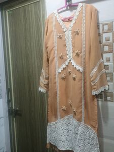 Pakistani Kurta Looks So Good But Slig