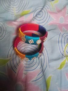 colour thread bangles