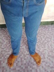 Classic Denim Jeans - Versatile Style