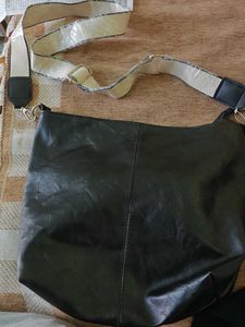 Chic Black Handbag