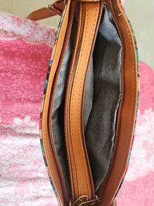 Classic Sling bag