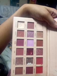 2 Eyeshadow Palettes