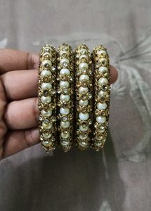Set Of 4 Types Bangles