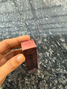 Too Faced Cocoa Bold Creme Lipstick ( Milk Shake))