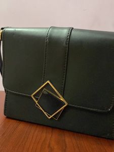 Black Box Structured Sling Bag