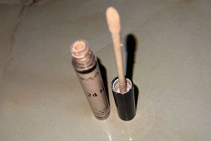 MAC 24H Concealer