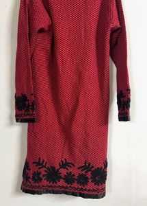 Red &amp; Black Embroidered Kurta