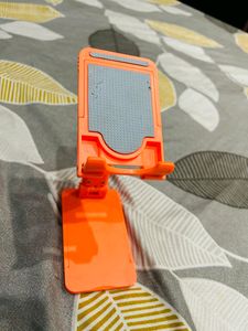 PORTABLE MOBILE STAND