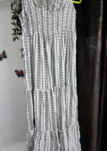 White striped Tiered Maxi Dress - M size